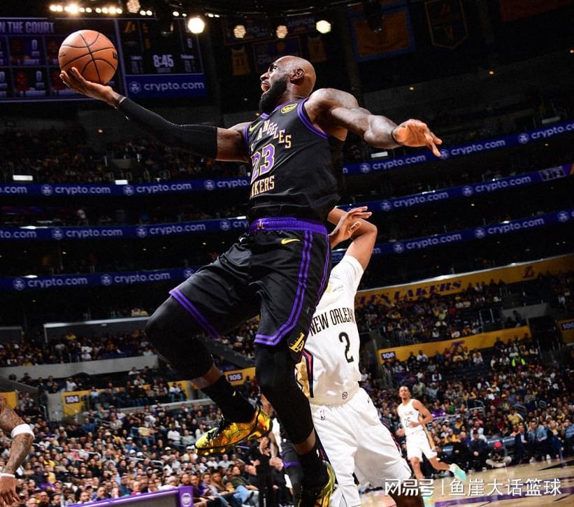 bti体育官方网站-NBA最新排名出炉！西部第二狂胜40分，湖人能争第5，一队稳压骑士